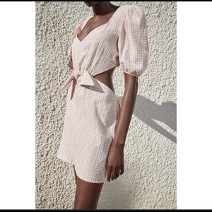 NWOT Zara - cut out - puff sleeve - linen - mini dress !NEVER worn!
